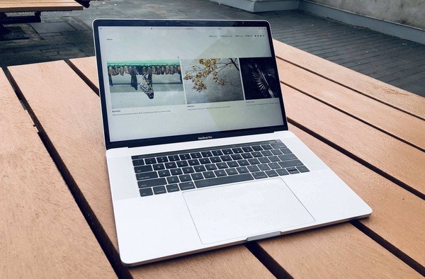 MacBook笔记本（图片来源自网络）