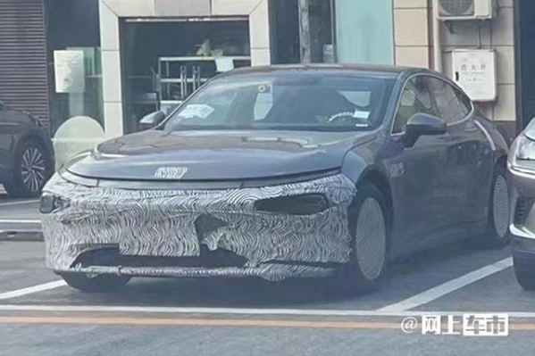 新款小鹏P7内饰曝光！G9同款设计 起售价或将超24万 - 智能汽车