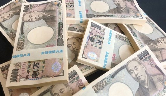 日本网红开启“一生想尝试一次”策划 现场撒钱1亿日元