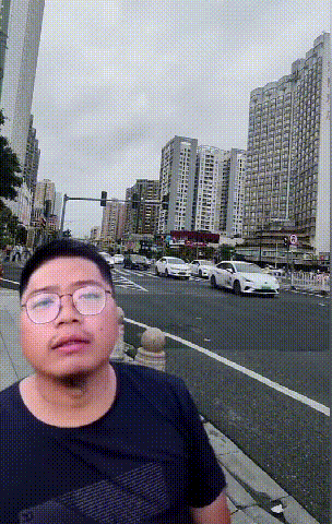 「你这背景太假了」主播火出了圈，涨粉200万！