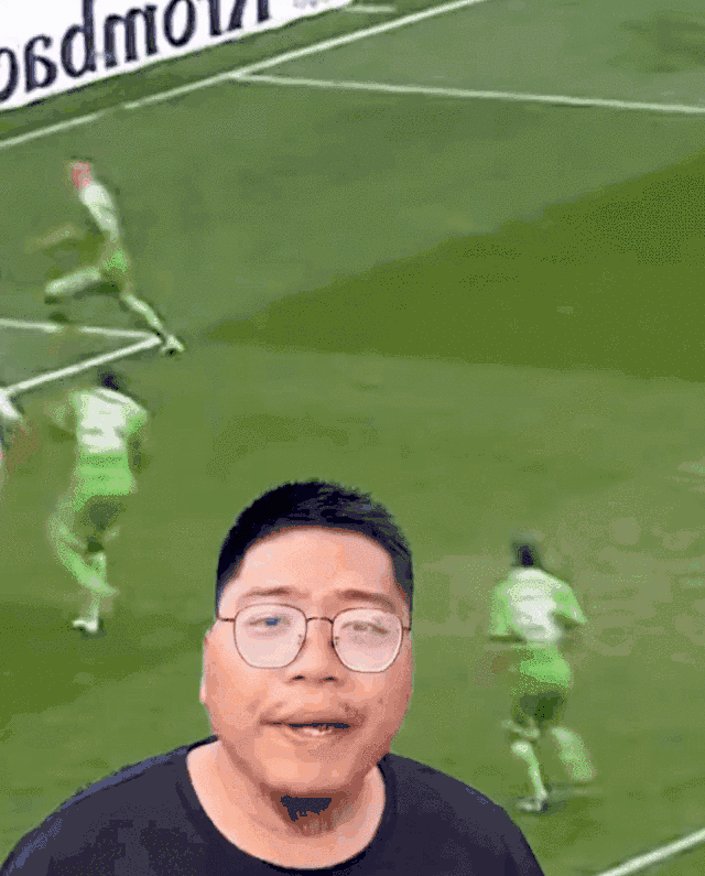 「你这背景太假了」主播火出了圈，涨粉200万！
